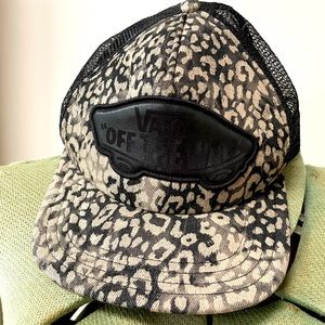 VANS off the wall grey leopard print hat /trucker hat / cap - One Size